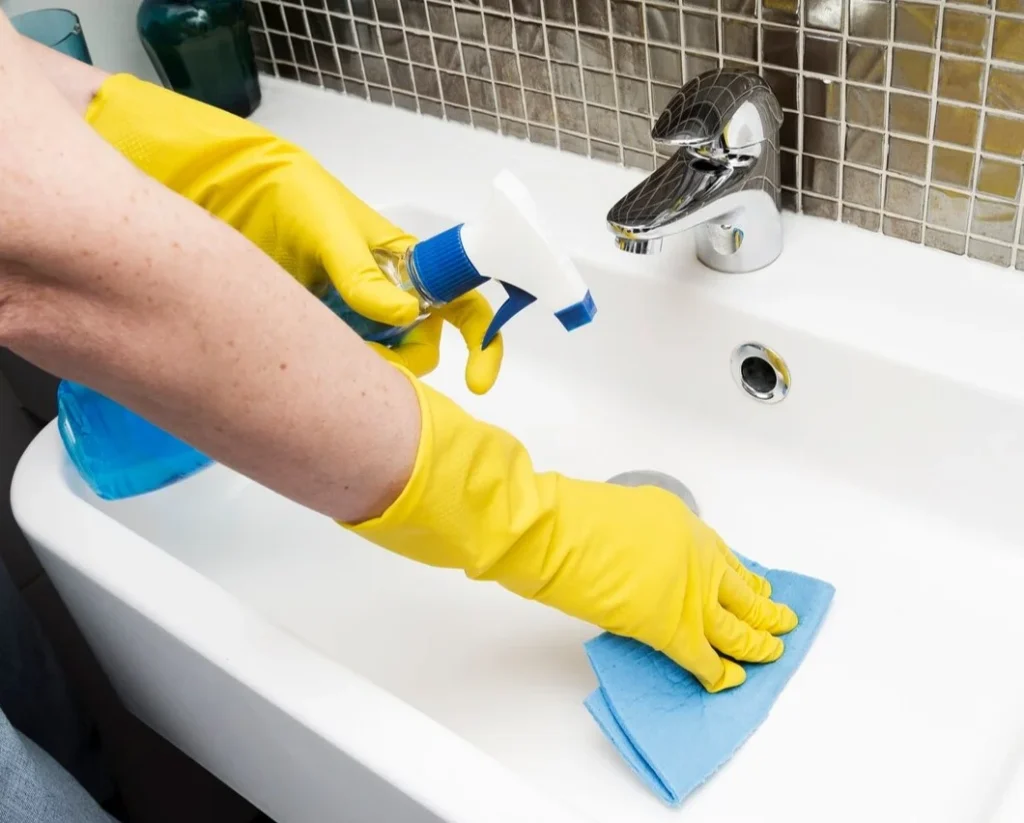 how to clean bathroom floor