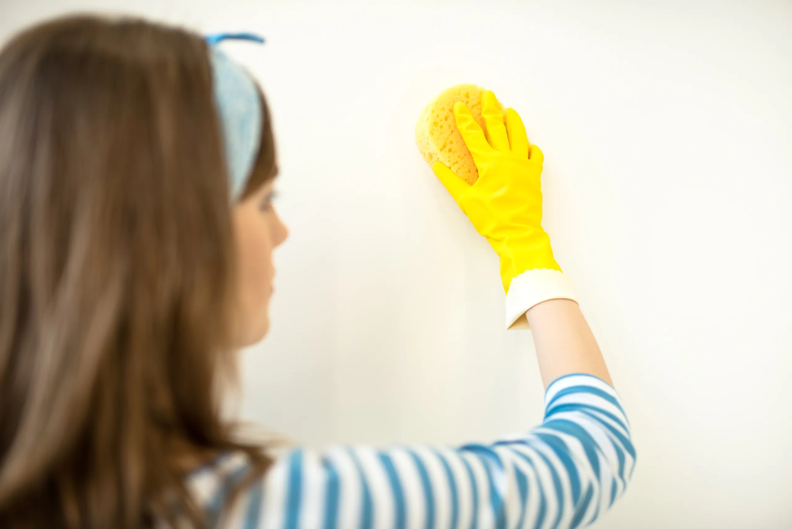 how to clean walls in house