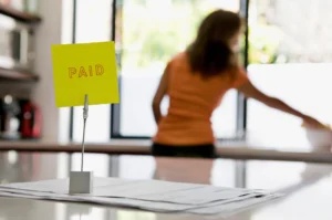 how much to tip house cleaner